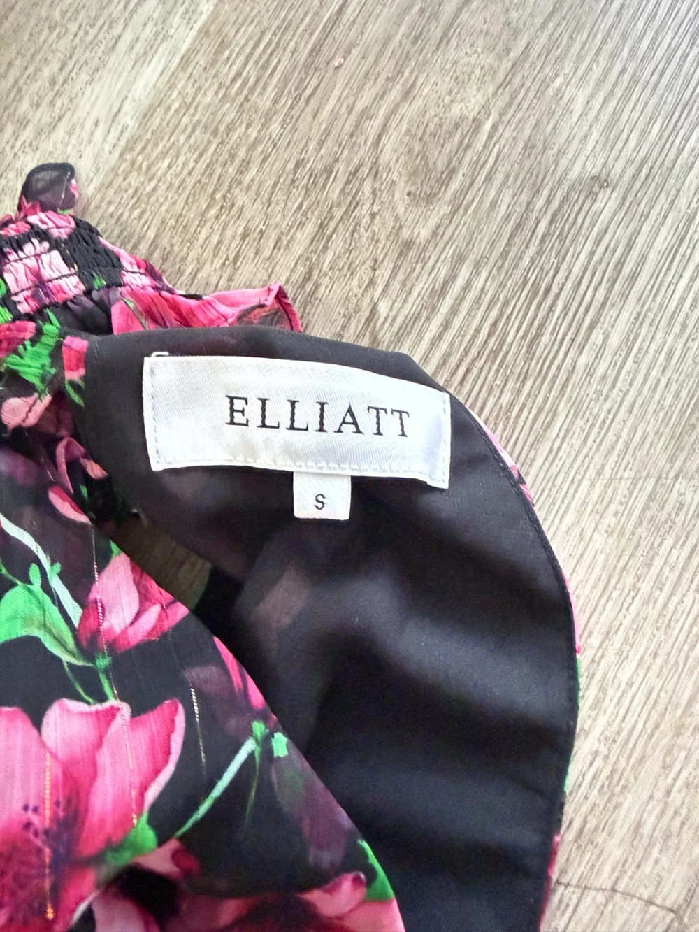 elliatt estelle black & pink floral print mock neck tiered mini dress size small